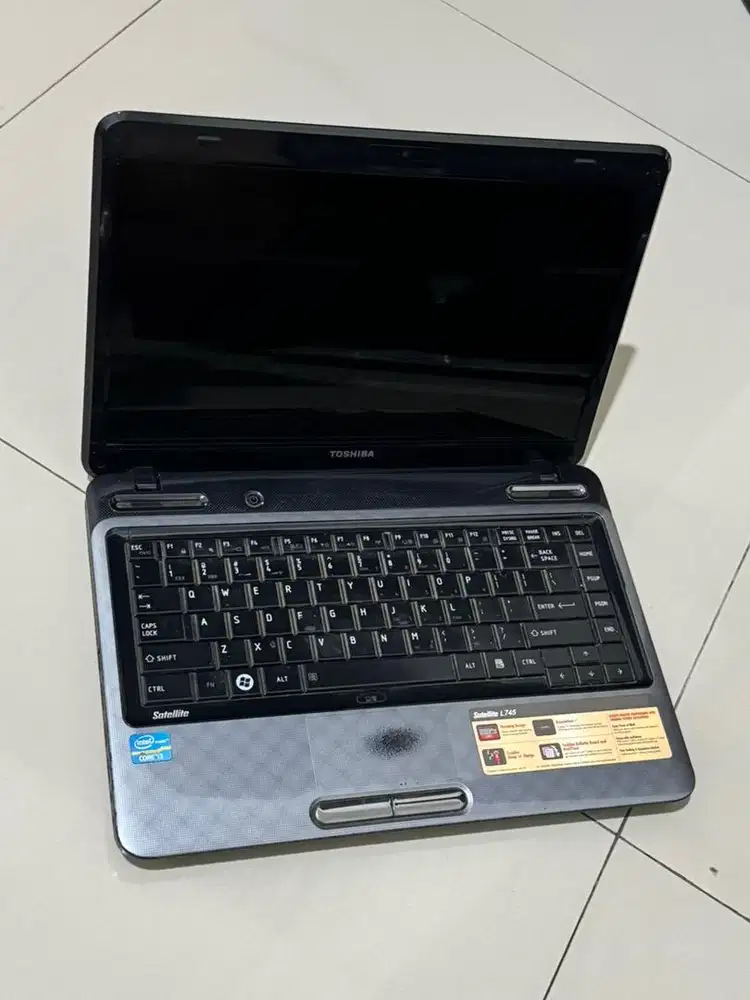 Laptop Toshiba Core i3 - Ram 4GB - Hardisk 640GB - Layar 14 inch