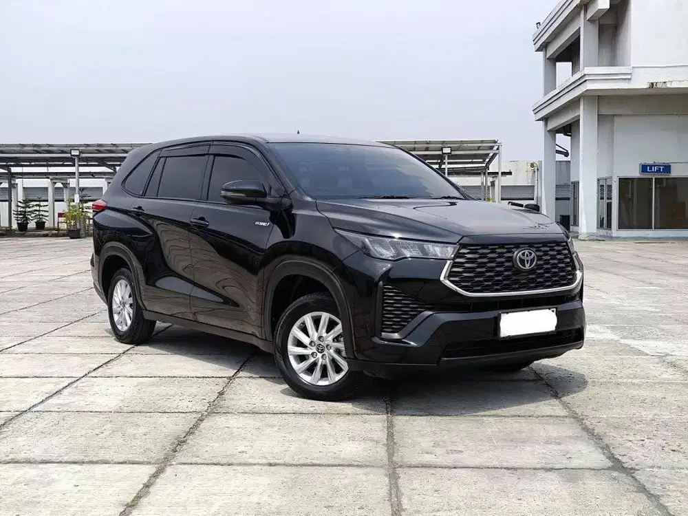 Innova Zenix Hybrid 2.0 G AT 2024