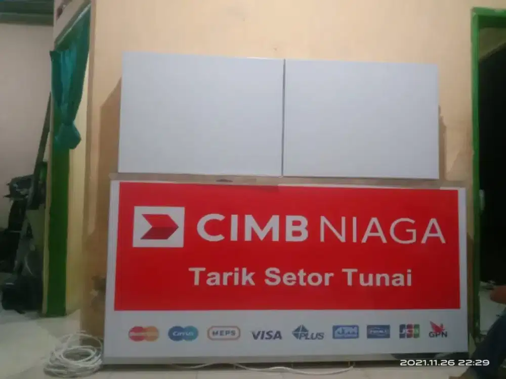 Neon box dan huruf timbul