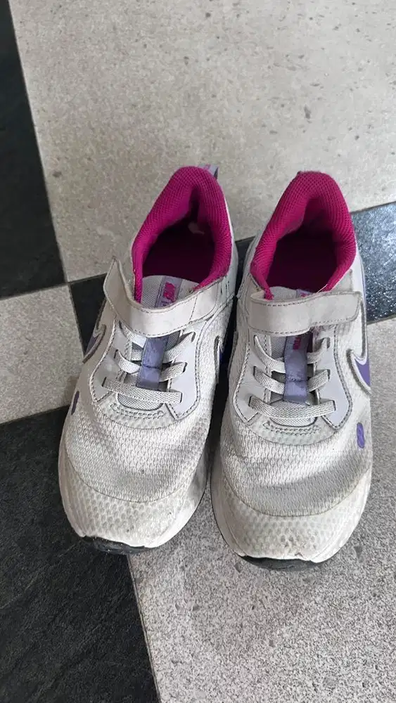 sepatu nike anak cewek