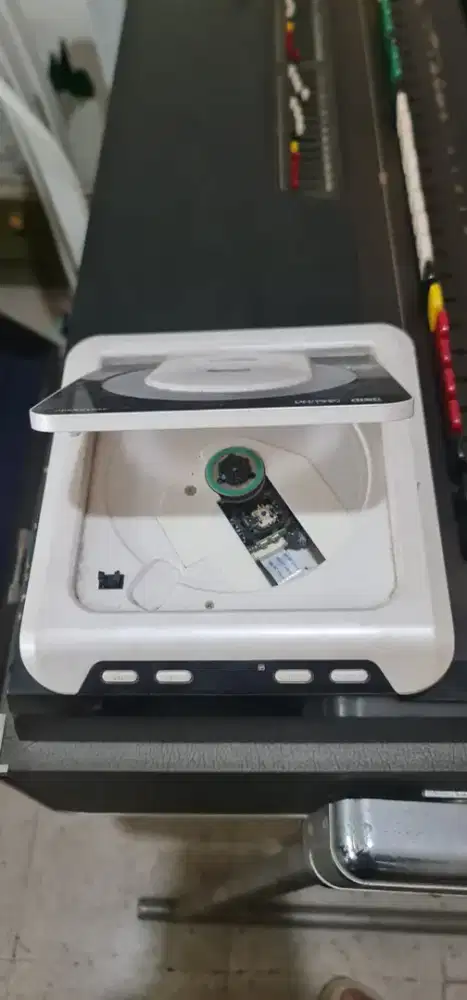 Pemutar CD/DVD Portable Merk Akira