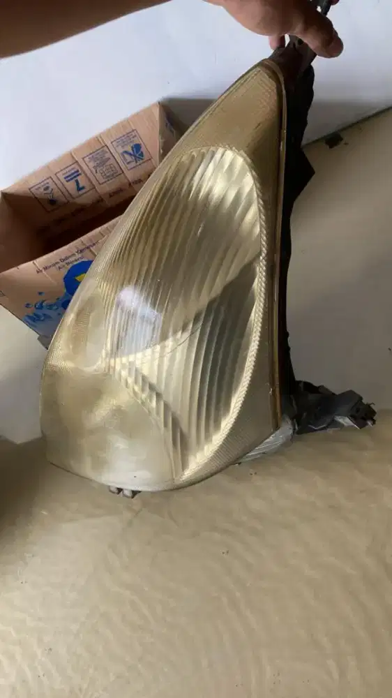 Di jual Headlamp second Nissan Grand Livina 2013