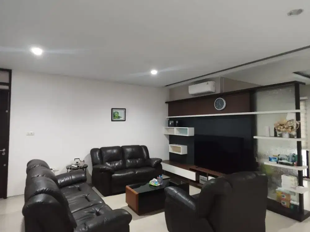 Dijual Rumah Mayangsunda Kota Baru Parahyangan Full Furnished