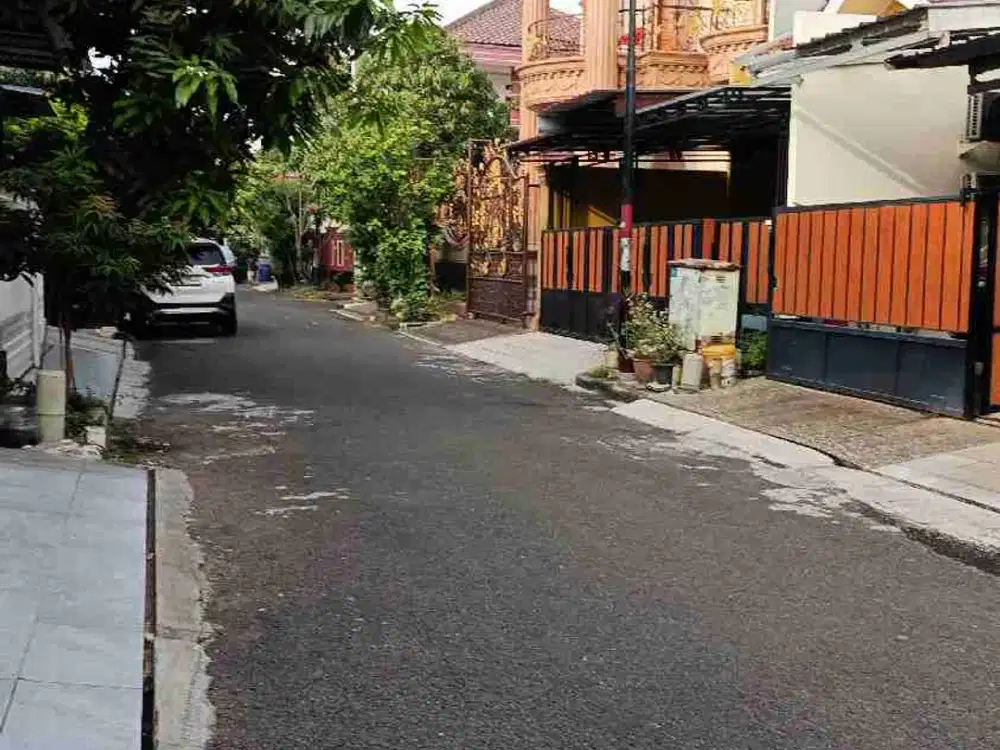 Rumah rapi terawat lokasi kondusif jalan lebar
