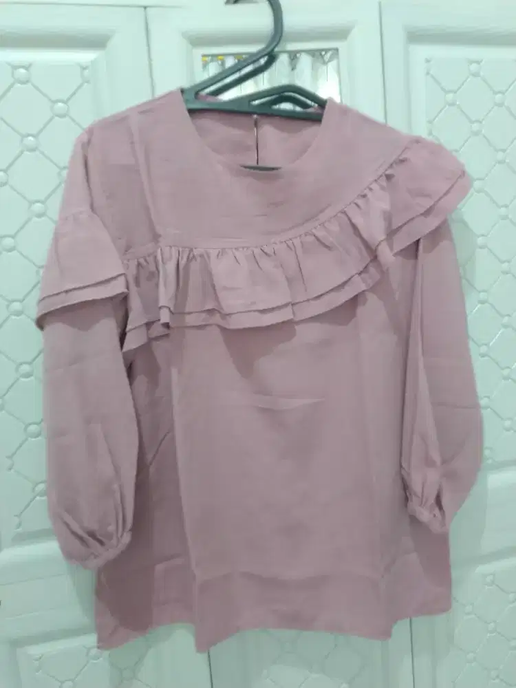 Atasan Blouse, Rajut, Kaos, Rok dan Hijab Instan