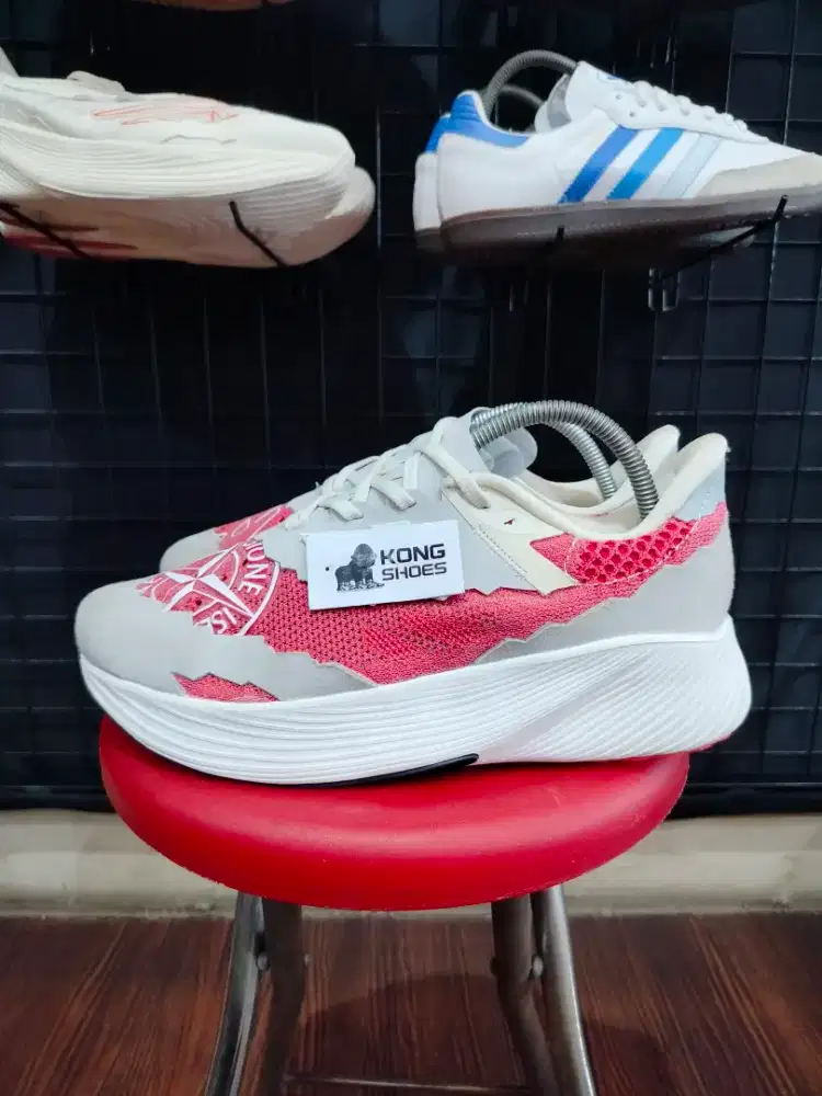 SEPATU NB STONE ISLAND ELTE V2 RED 41,5