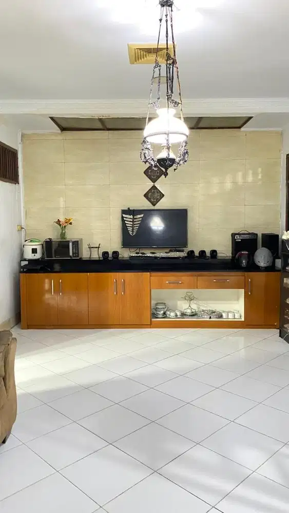 lemari rak kabinet bisa untuk dapur atau untuk cafe dan resto