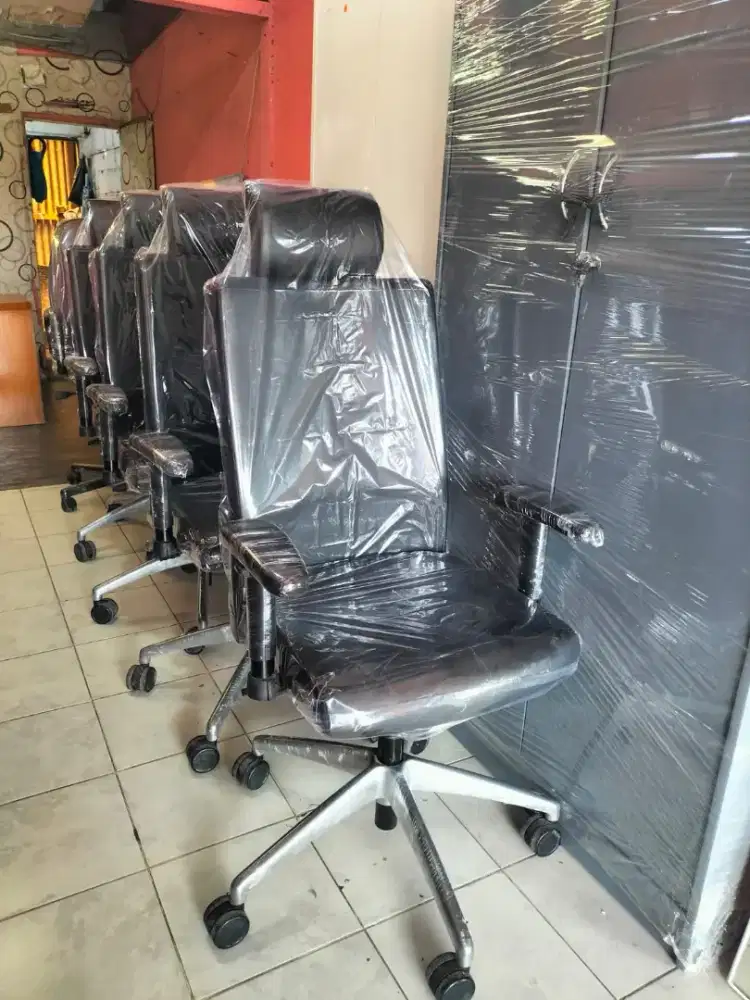 Kursi kantor direksi