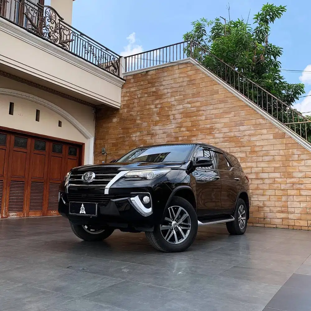 Dijual Toyota Fortuner 2.4 VRZ A/T 4 x 2 Tahun 2017