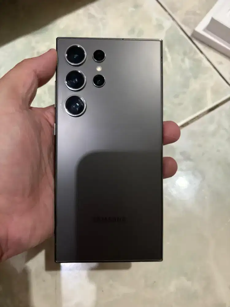 Samsung S24 Ultra 12/512gb SEIN