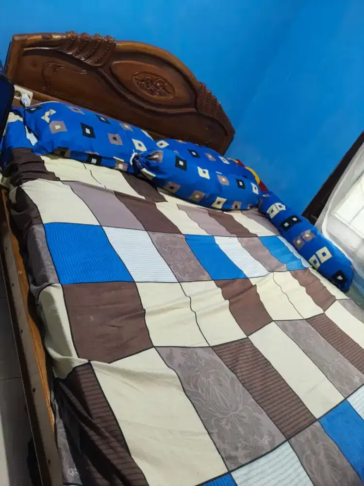 Ranjang kayu dan kasur Uk 160 x 200