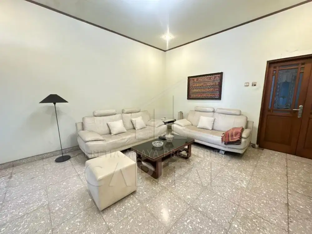 A RESIDENCE OF SCALE AND QUIET PRESTIGE IN JALAN R E MARTADINATA BANDUNG