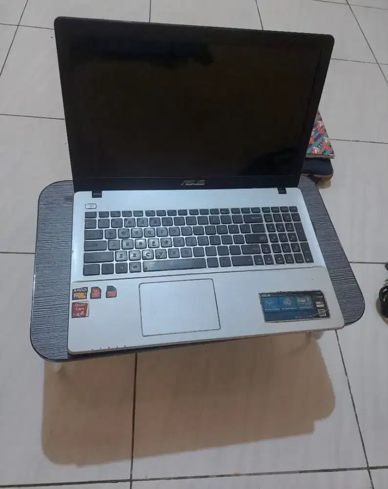 Laptop ASUS x550ze Rusak Mati Total + Charger (Harga Bisa Nego)