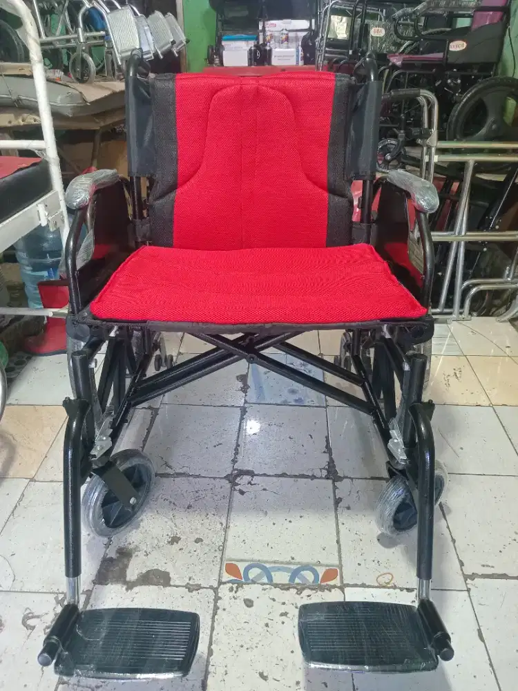 Kursi roda jumbo untuk berat badan 150 kg siap pake