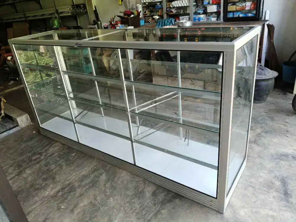 Jual etalase bekas masih bagus