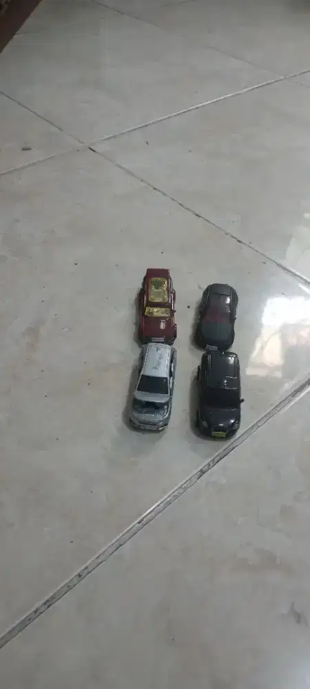 Mininatur diecast Hotwheels, Tomica dan Mathbox