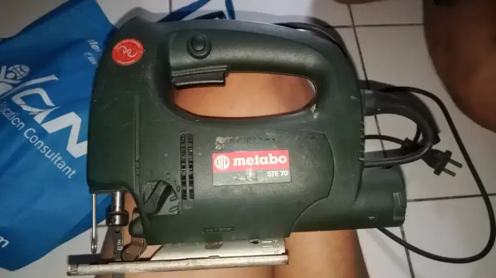 Gergaji ukir listrik Metabo STE 70 second