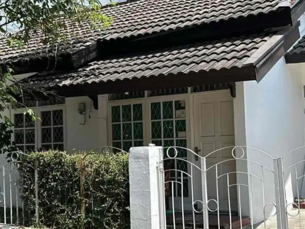 Disewakan Rumah Siap Huni Cocok untuk Tempat Tinggal atau Usaha di Arcamanik Bandung Timur