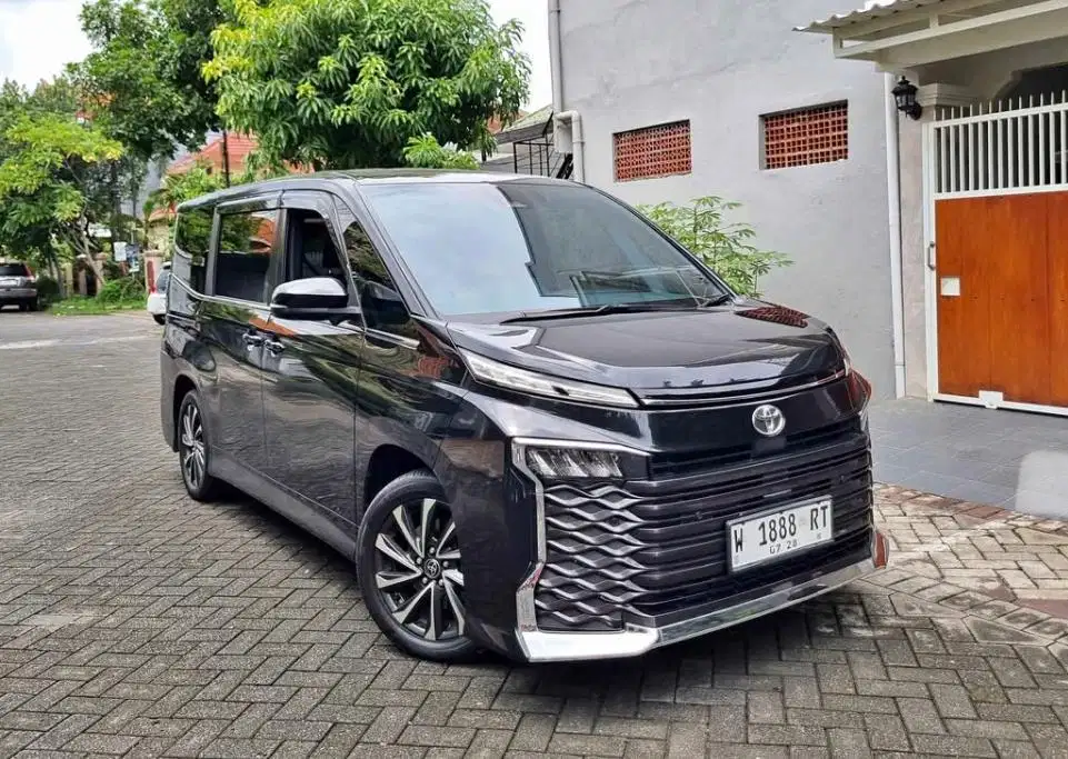 TOYOTA NEW VOXY 2.0 TSS MATIC FACELIFT 2023 FACELIFT KILOMTER RENDAH