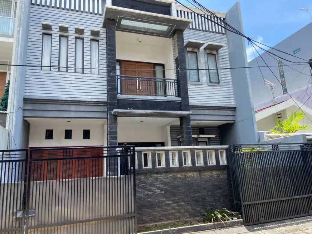 Rumah Bagus Lokasi Strategis di Sunter