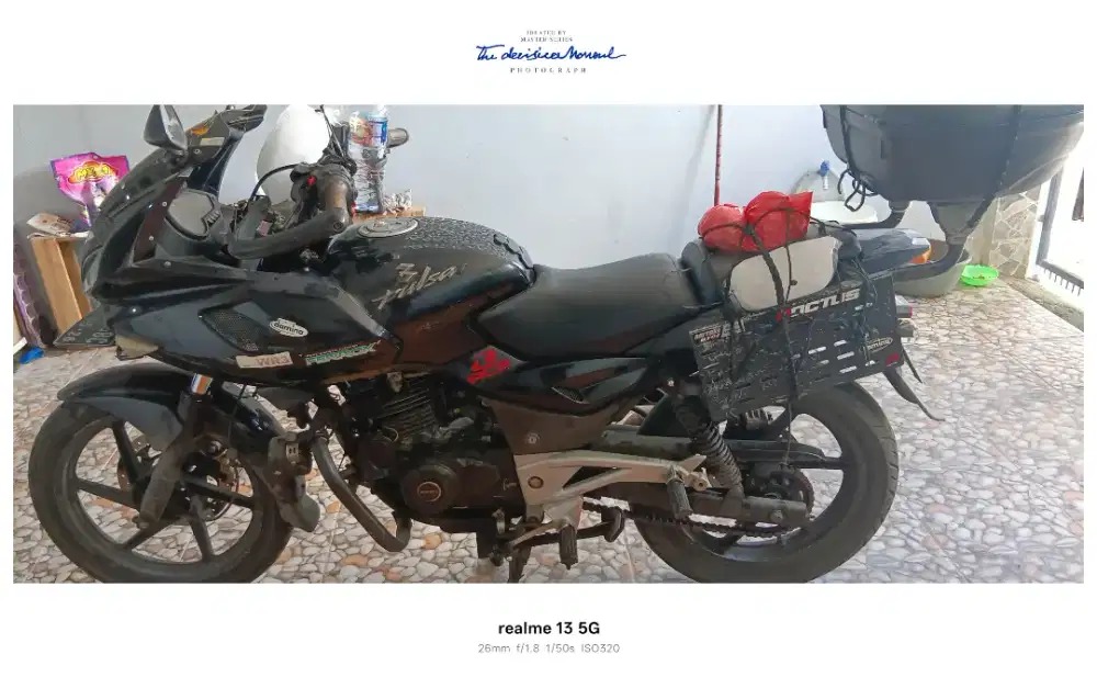 Bajaj Pulsar 220F