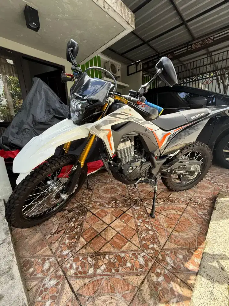 Honda CRF 150 L (Extreme White 2025)