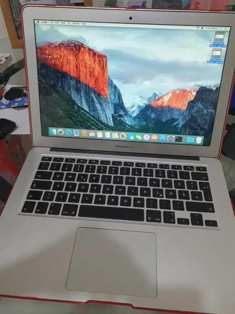 Macbook air 2015 13 inch Laptop Apple 8/256 i5