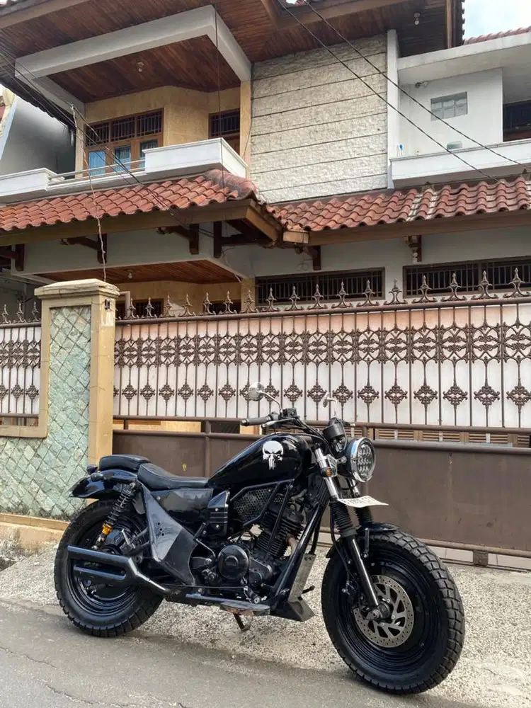 BOBBER BENNELI CUSTOM