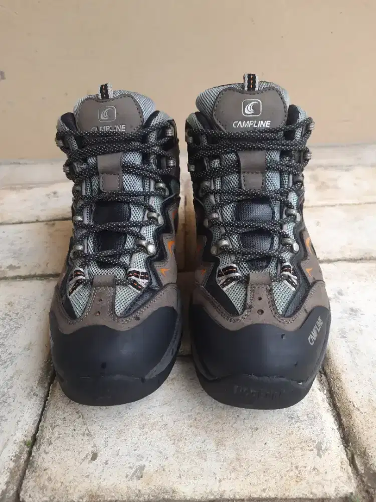 Sepatu outdoor campline size 40.5
