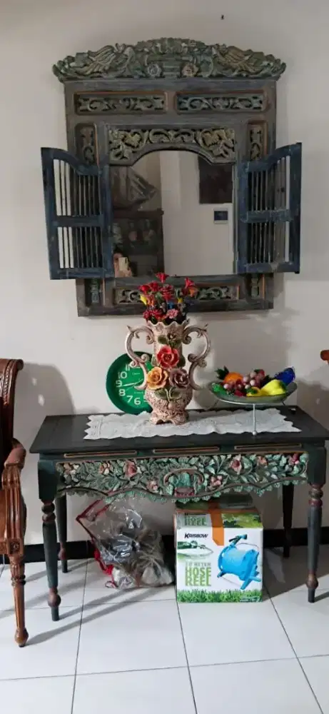 Console table dan meja cermin