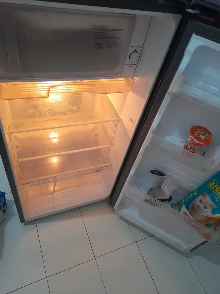 Jual kulkas kondisi istimewa