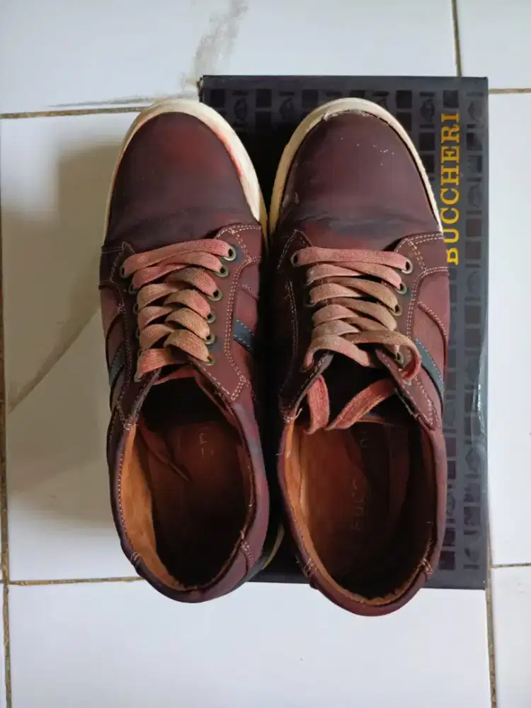 Di jual sepatu kulit asli merk : BUCCHERI Uk : 43, warna Coklat