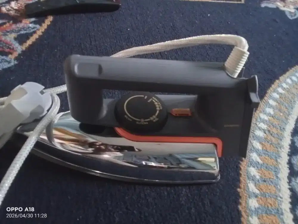 Setrika listrik merk Maspion