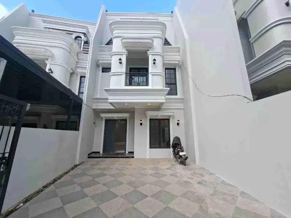 di jual rumah mewah 3 lantao plus rooftop lokasi strategis di jagakarsa