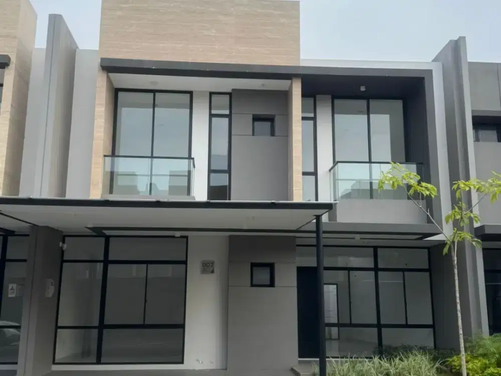 DISEWAKAN RUMAH PIK 2 VILLA PASIR PUTIH UK 10x20 (2 LANTAI) BRAND NEW TERMURAH