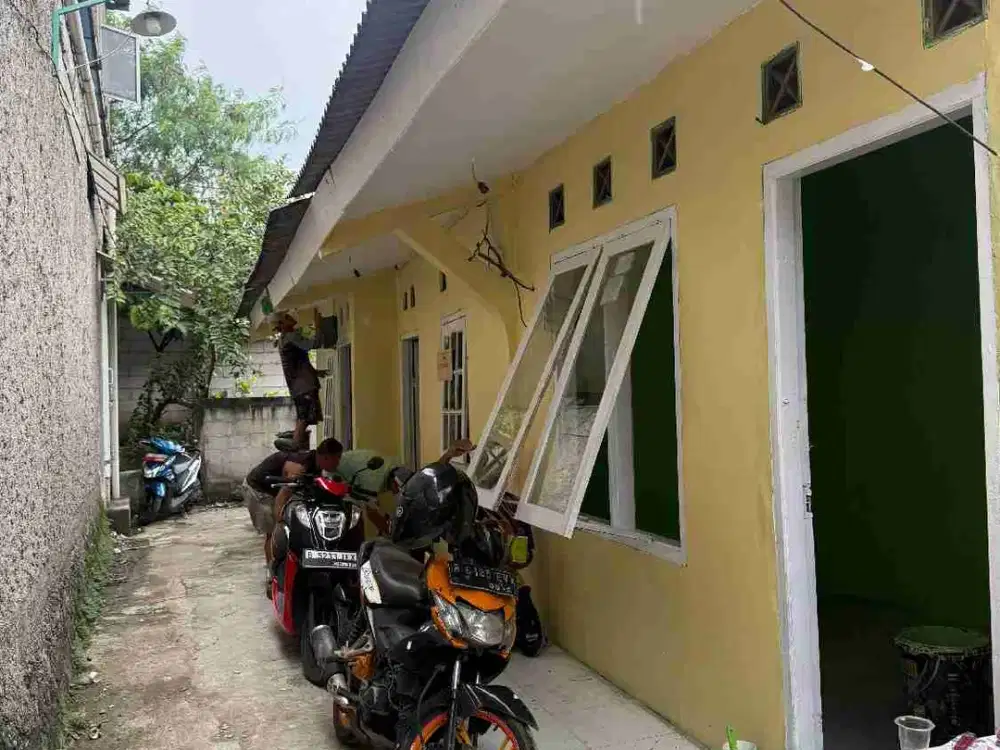 Kontrakan 3 pintu Full, Strategis di pusat keramaian Cilodong, Depok.
