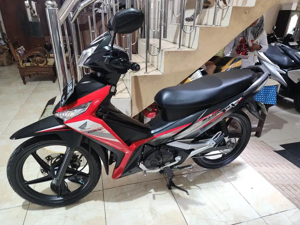 Supra 125 cw f1 2021 hitam merah Gbm bisa tunai atau kredit
