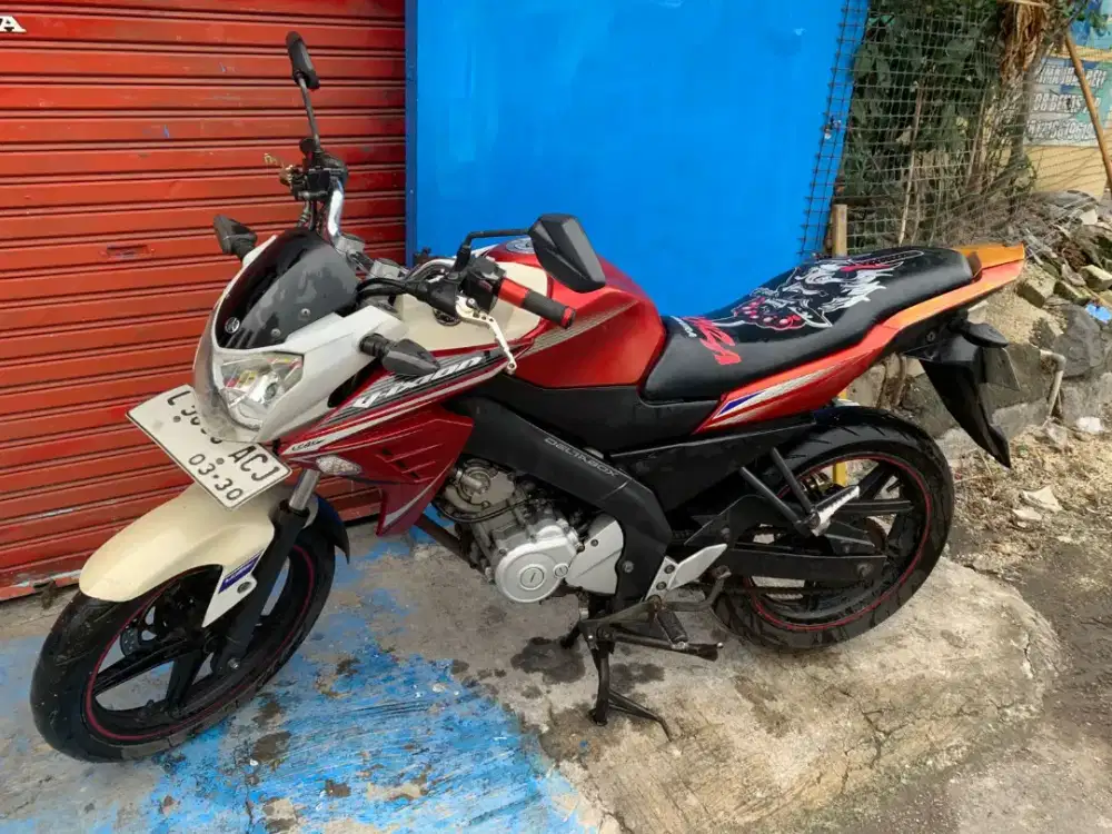 Yamaha Vixion 2015 lengkap hidup