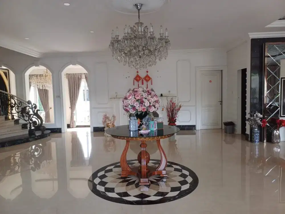 Dijual rumah mewah rapi di garden house pik