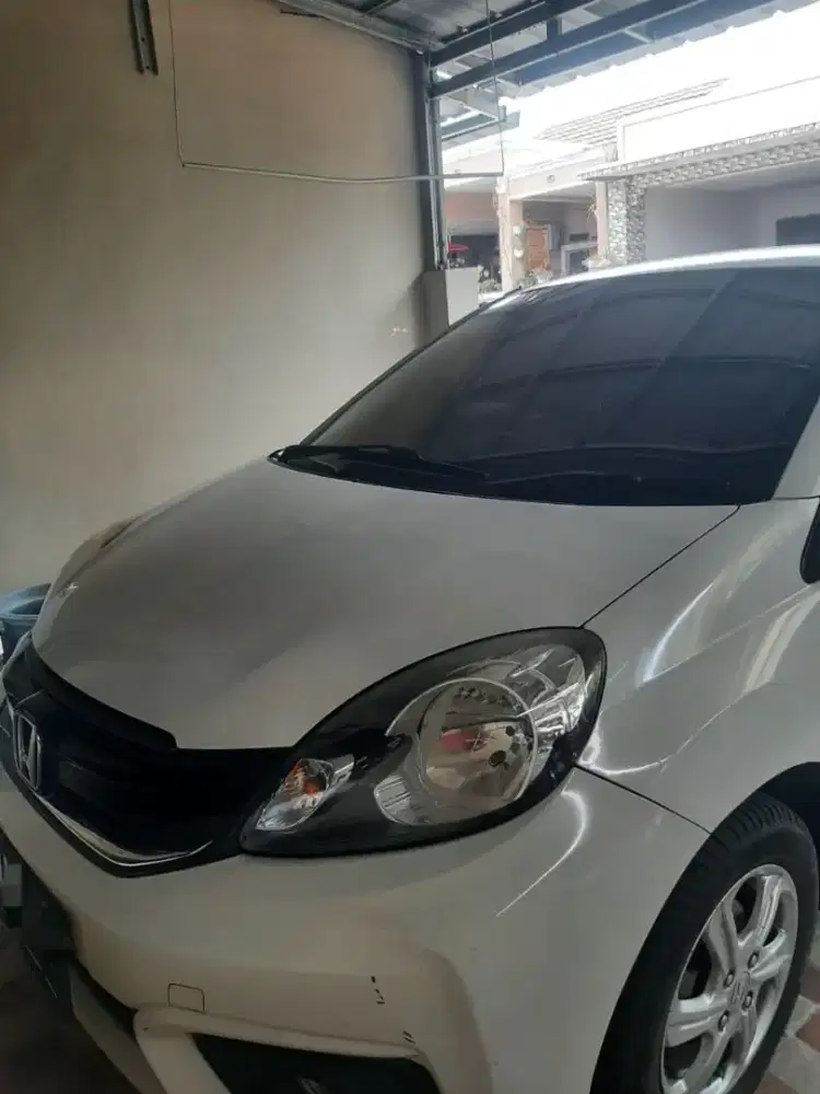 Honda brio putih matic