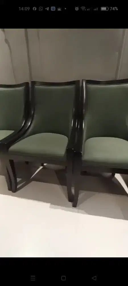 Set meja makan dan 6 kursi