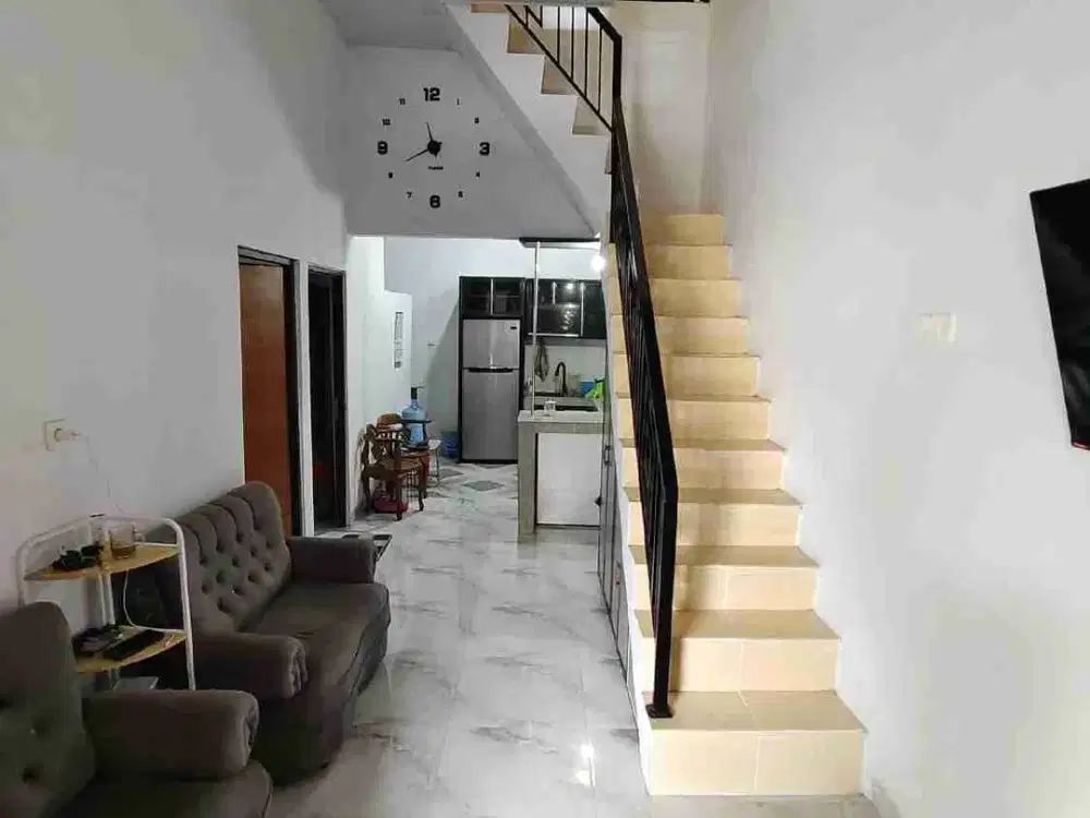 jual rumah mewah sama isi nya deket polda banten