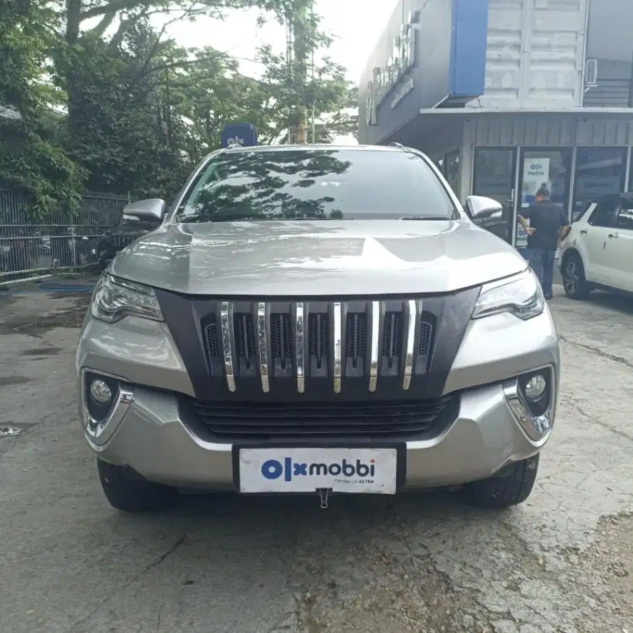 LOW DP Toyota Fortuner 2.7 4x2 SRZ Bensin-AT 2017 BKG