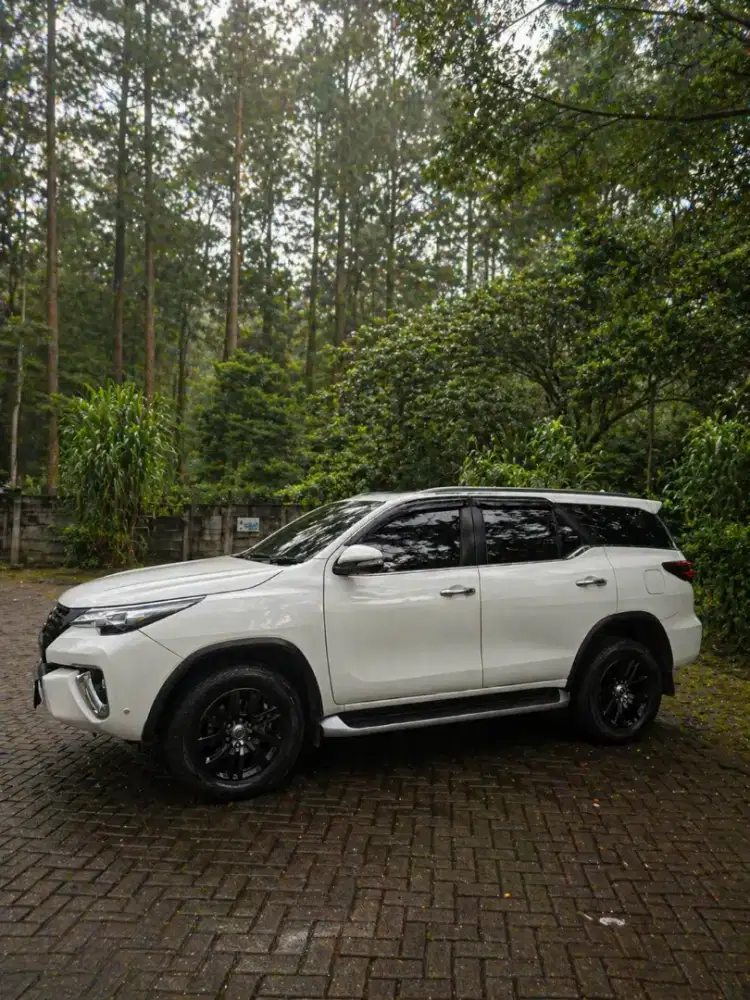 TOYOTA FORTUNER VRZ 2.4 2017 AT DIESEL SIAP PAKAI HARGA TERBAIK
