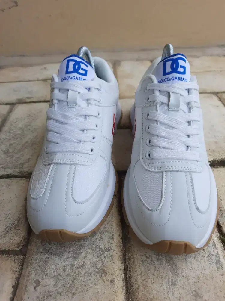 Sepatu casual size 40