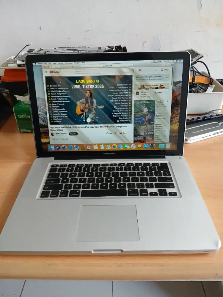 Laptop Macbook Pro 2010 ,Layar 15 Inch ,Intel Core i5 /Kuliah/Kerja/
