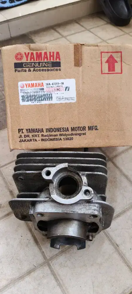 Blok mesin Yamaha F1ZR