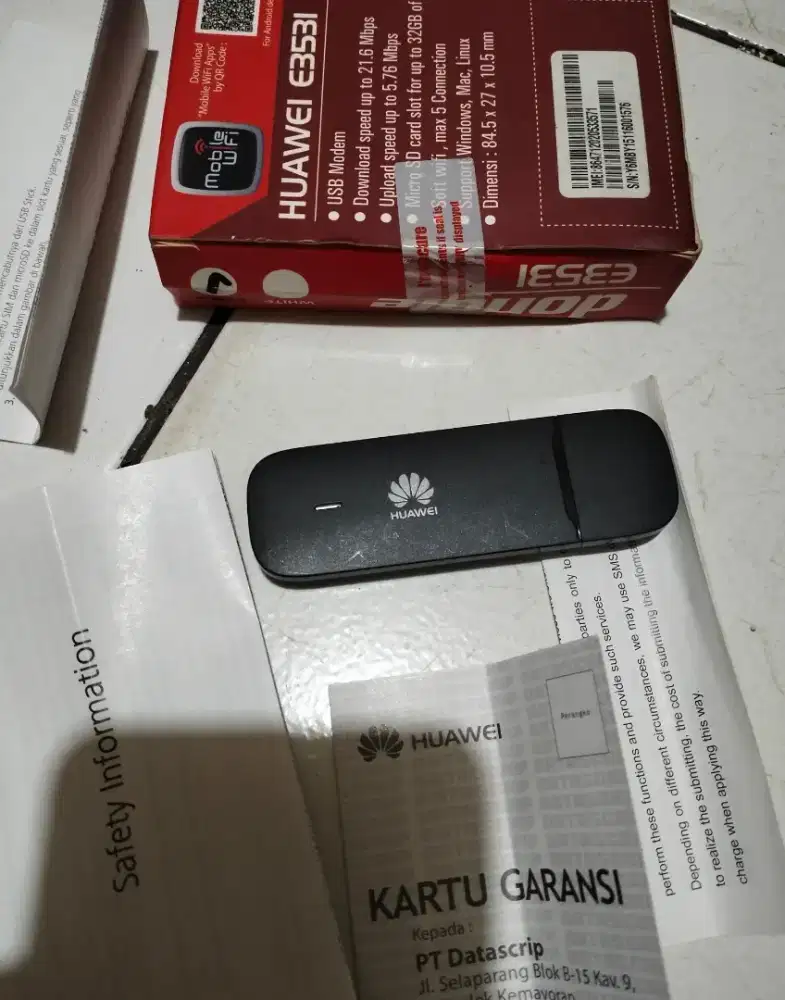 Modem Huawei E3531 warna hitam.