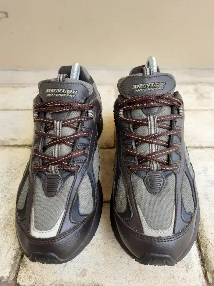 Sepatu brand dunlop size 40