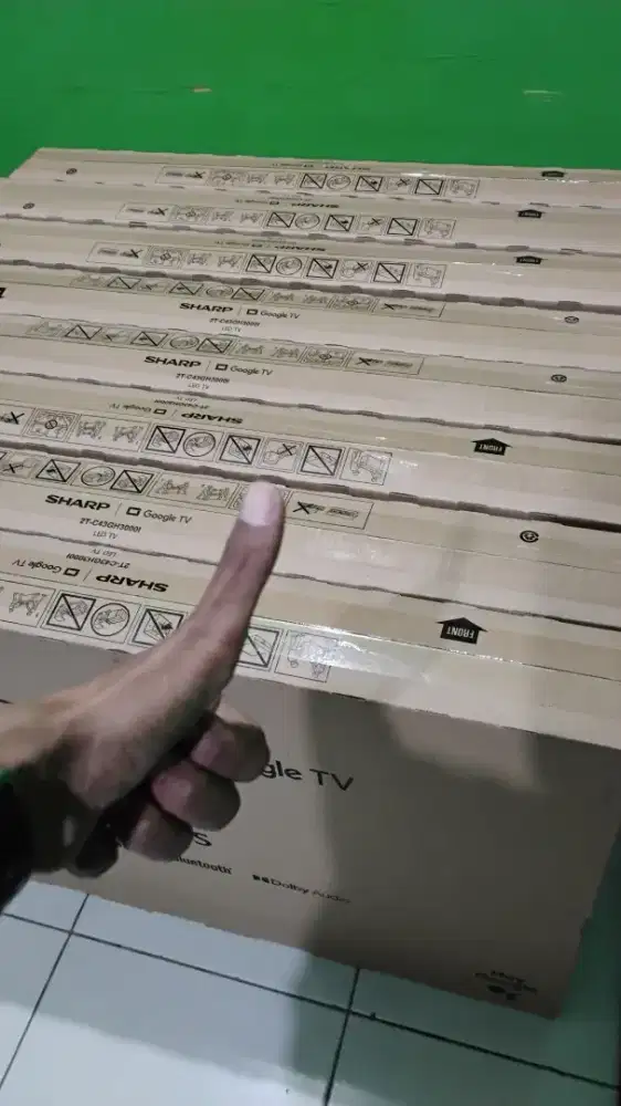 Smart tv Sharp 43 in baru